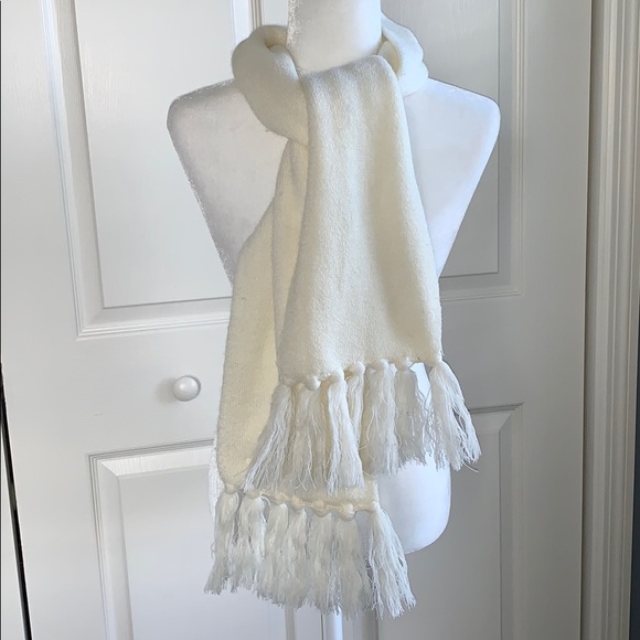 Scarf. NWOT - Picture 1 of 8